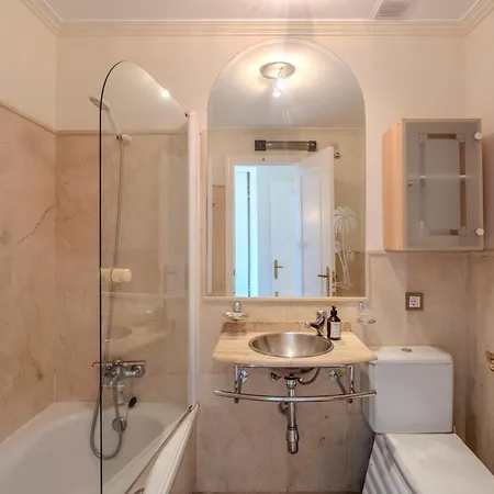 Apartmán Adb352 - Penthouse Walk To & Town